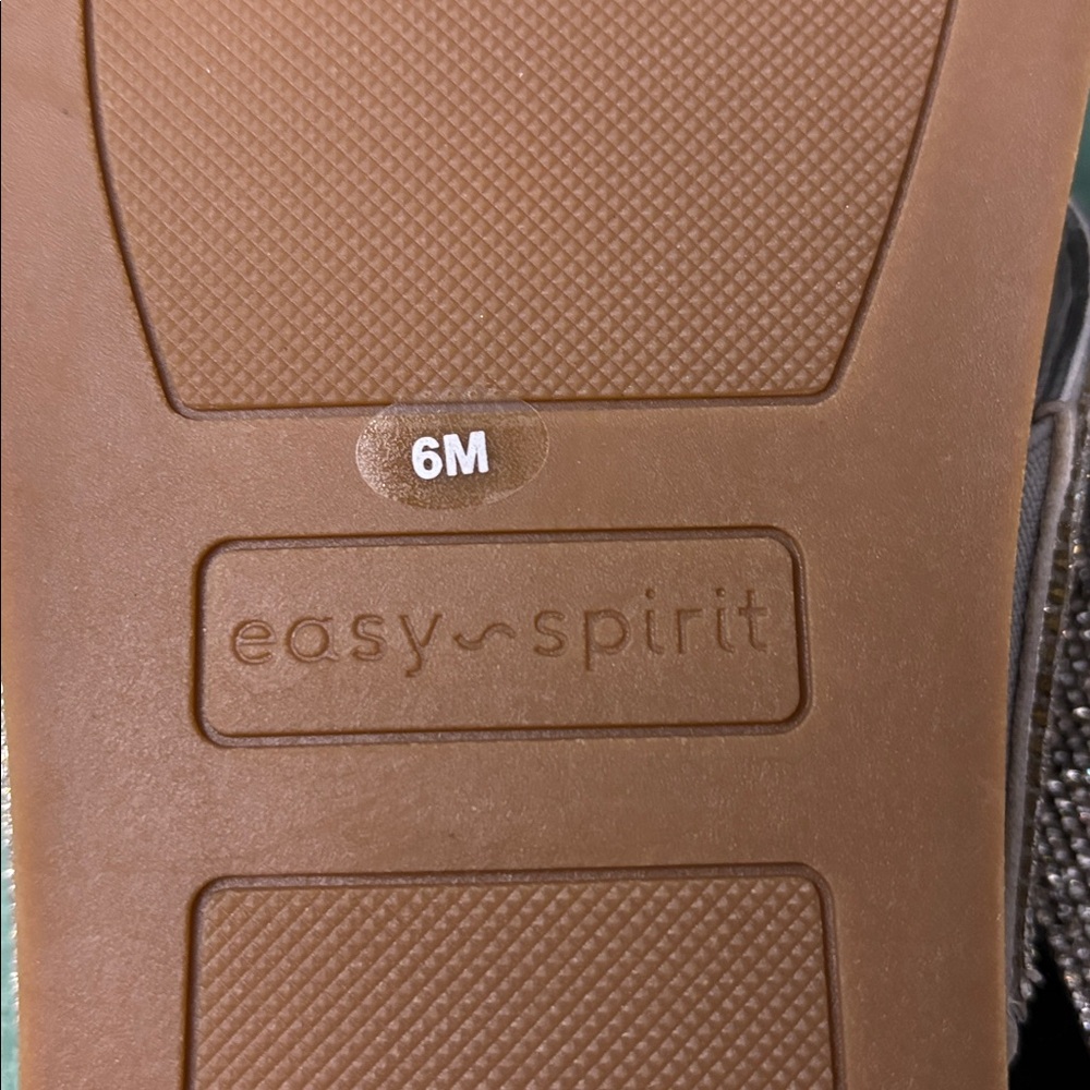 NWT Easy Spirit SEJUDY’s Glittering Silver Slip On Sandals Criss Cross Straps 6 - Picture 4 of 16